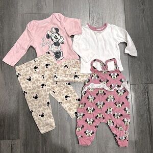 2 Disney Minnie Mouse outfits 🎀